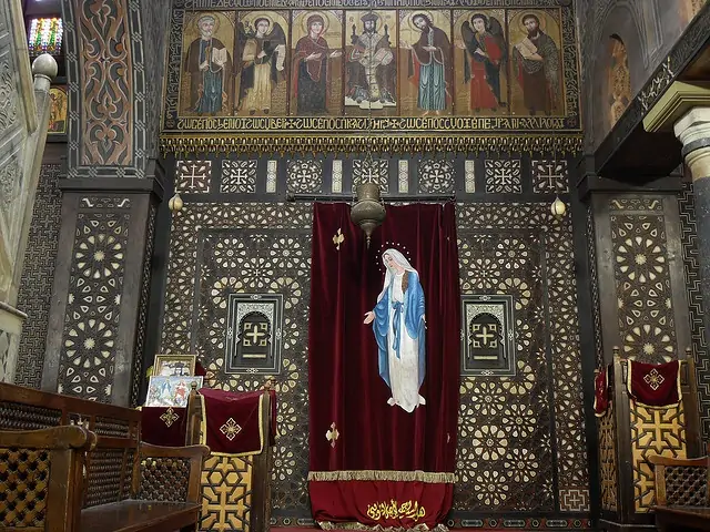 Guarded Tours with High-End Luxurious Transportation